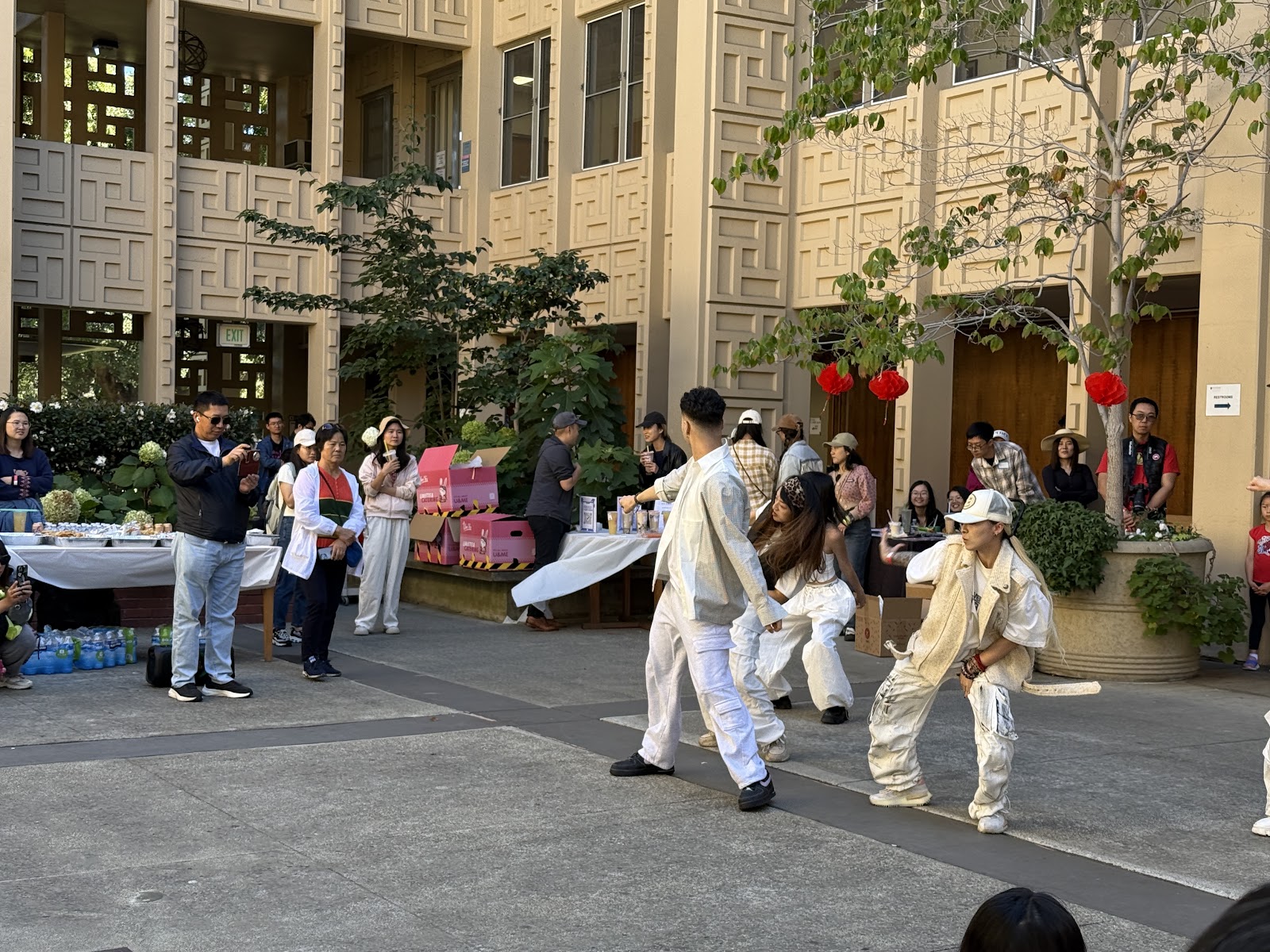 Live performance at the SCPA 2025 Mid-Autumn Festival